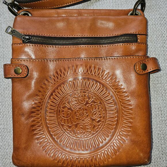 Patricia Nash Crossbody Camel Embossed Adjustable Strap Purse Medium Leather - Picture 2 of 13